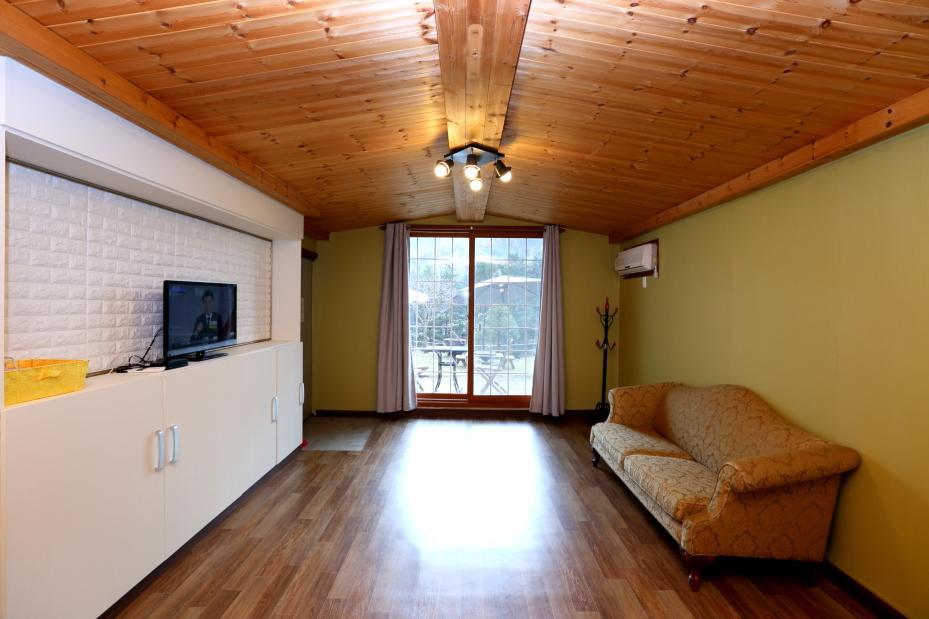 Pinearoma Pension ฮองชอน ภายนอก รูปภาพ